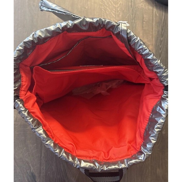 Oliver Thomas 24 + 7 In A Cinch Backpack Quilted Silver Gray Fitness Tennis New - Picture 6 of 7